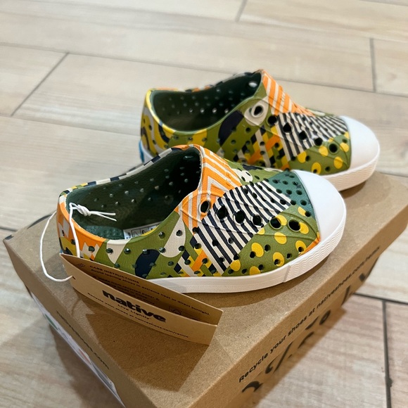 Native, Size C6, New with Tags! - Picture 1 of 1